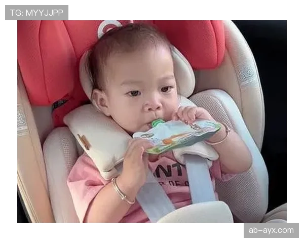 小威廉姆斯训练完直接拎爱马仕去接娃，这姐的日常是真实存在的吗？